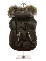 Luxury Quilted Parka with Detachable Hood - Introducing our premium range of quilted coats. This is a luxuriously quilted Parka Coat with a faux trimmed detachable hood. It gives your dog two styles in one; wear it as a parka or, when the hood is removed, it can be worn as a coat. The arms and hem are elasticated for a great fit. It fastens f...