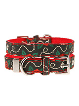 Skull & Roses Fabric Collar - Lets get, lets get rocked with our tattoo inspired Skull and Roses collar. It is lightweight and incredibly strong. The collar has been finished with chrome detailing including the eyelets and tip of the collar. A matching lead, harness and bandana are available to purchase separately. You can be su...