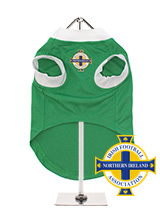 Northern Ireland Football Team Shirt - Reignite your passion for football with the Northern Ireland Retro Dog  Football Shirt, a stylish tribute to the iconic 1967 jersey worn by  the legendary George Best. Celebrating a time when Best's unparalleled  skills captivated audiences worldwide, this shirt is more than just  fanwearit's a pie...