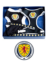 Scotland Football Team Gift Box Set - Treat yourself or someone special with this fantastic gift box set. It comprises of a Personalised Scotland Retro Football Shirt based on the iconic 1967 shirt worn by Baxter, Law, Bremner and the rest of the team when they defeated the then world champions England 3-2 at Wembley. A collar and lead...